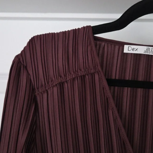 NWT DEX Plissé Plum V-Neck Dress, Size M - Picture 7 of 9